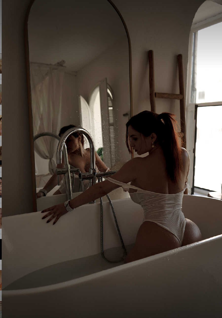 A playful frame from Miranda Faith nude — online in Krasnoyarsk