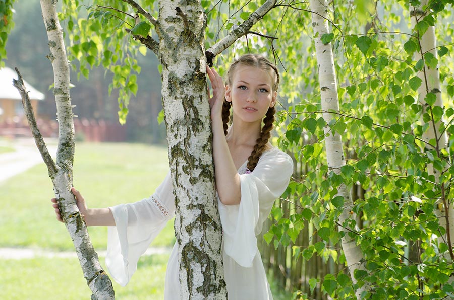 Women in Slavic costumes in Krasnoyarsk