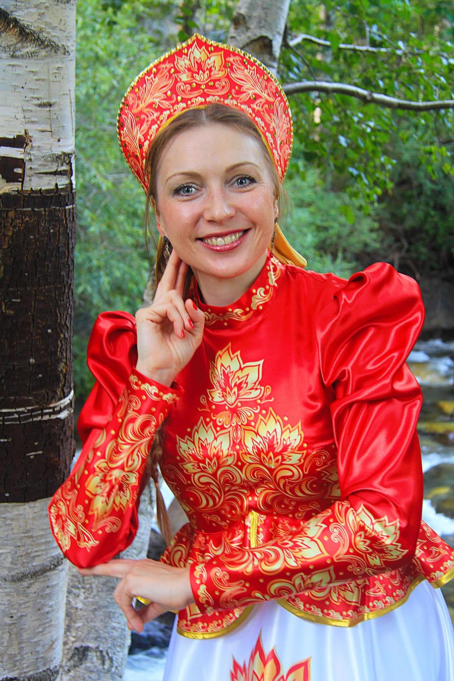 Women in Slavic costumes in Krasnoyarsk