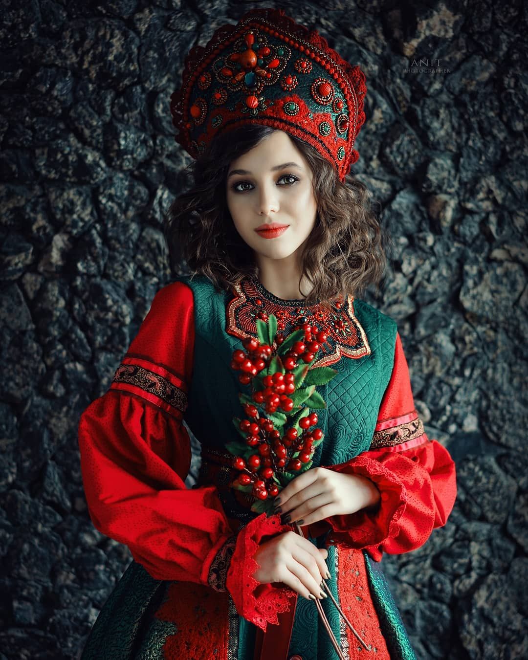 Nude girl Women in Slavic costumes in Krasnoyarsk