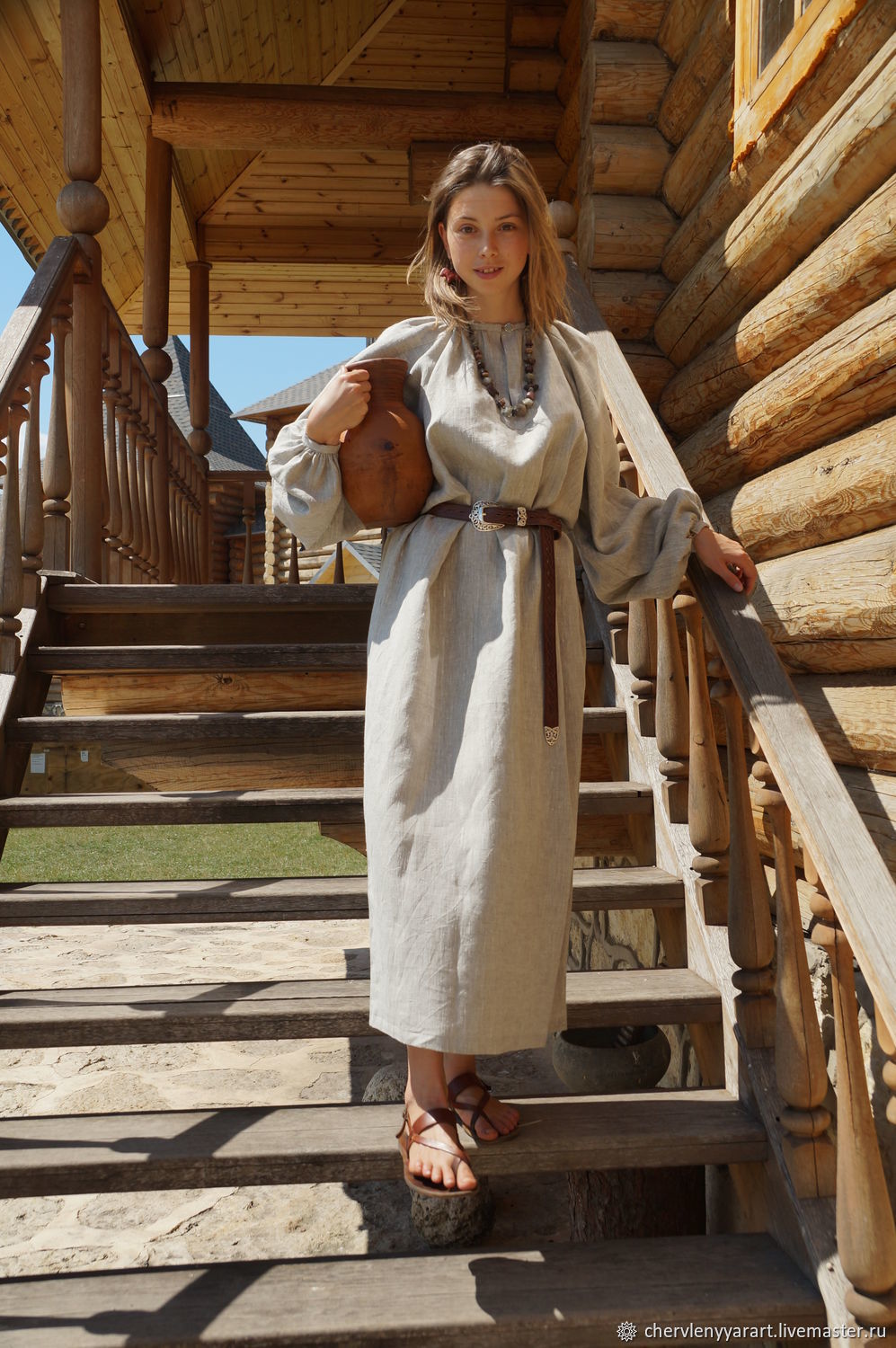 Girls in Slavic costumes in Krasnoyarsk